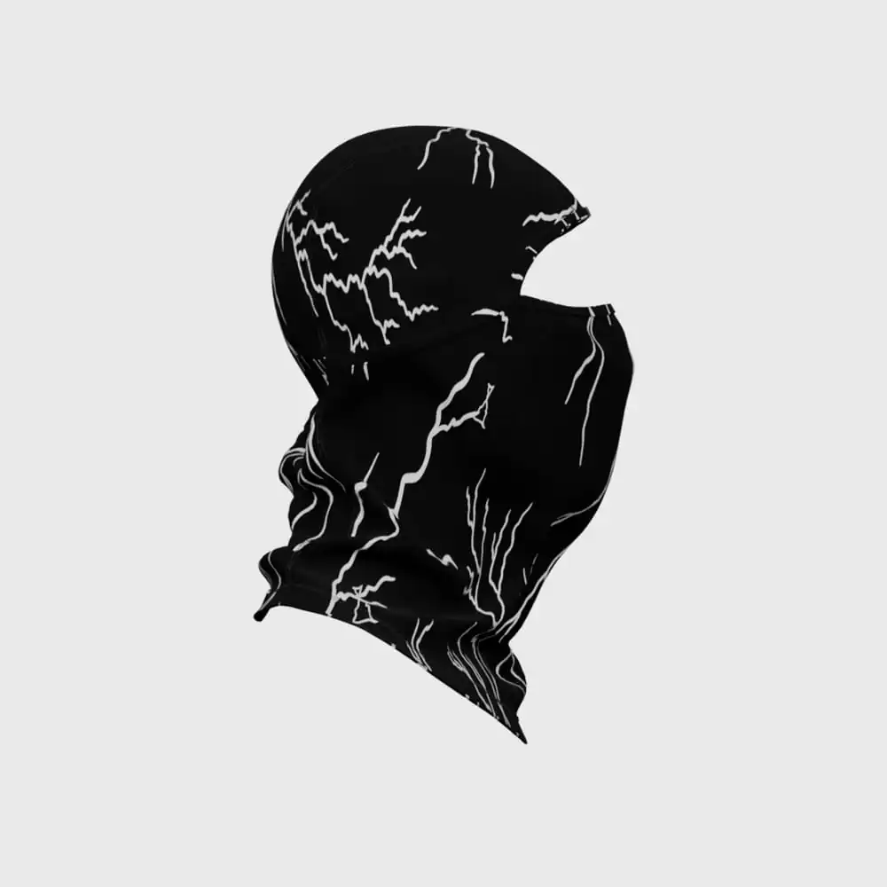 Bufanda con diseño eléctrico en color negro y blanco, ideal para estilo urbano y protección contra e.