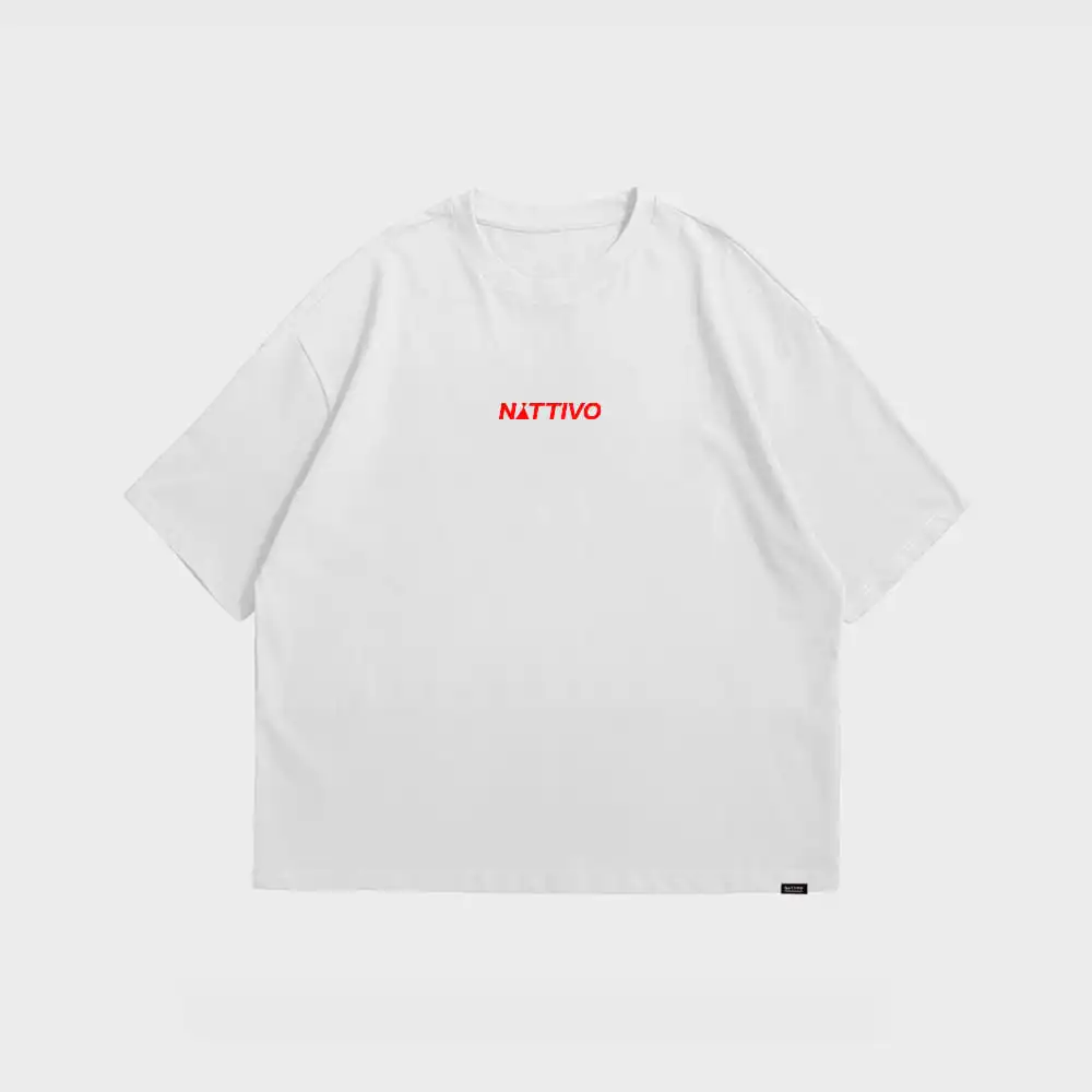 Camisa blanca de entrenamiento Boxfit con logo Nattivo en rojo, ideal para fitness y entrenamiento d.
