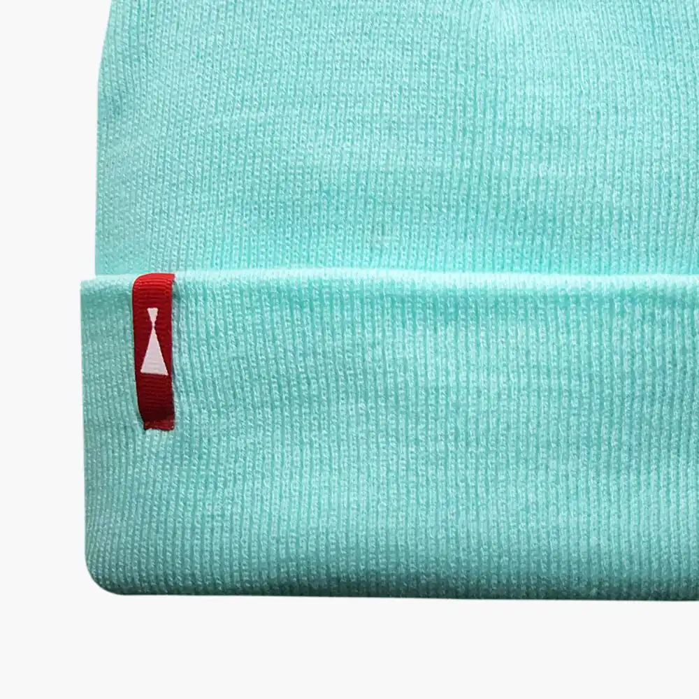 Gorro de lana azul cielo de Nattivo, ideal para protegerse del frío con estilo y comodidad.