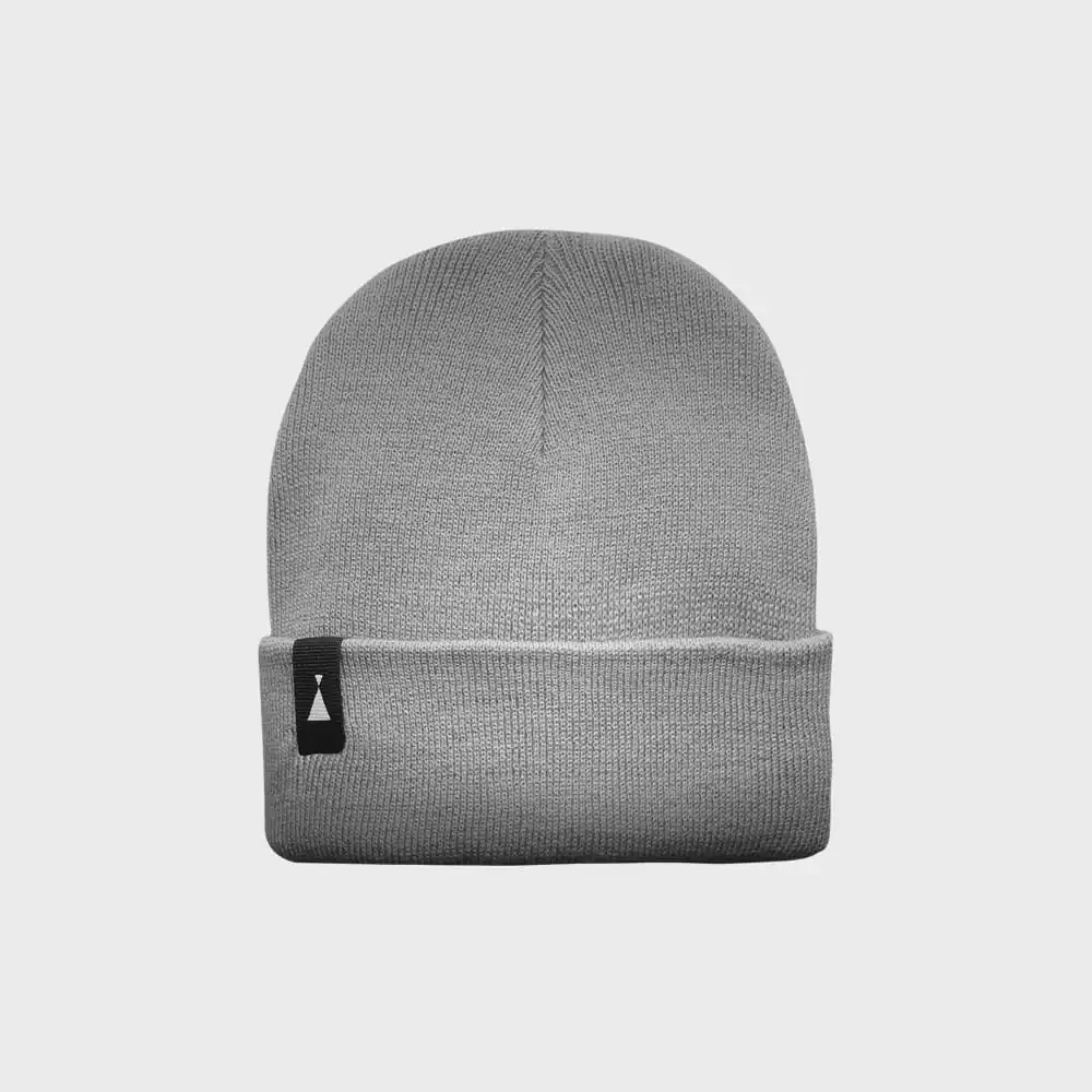 Gorro gris Nattivo, ideal para el invierno y estilo casual.