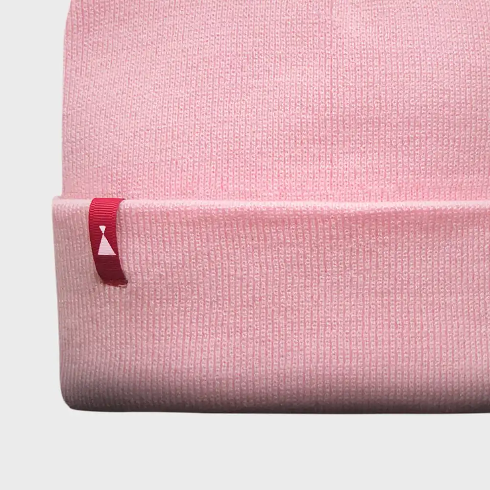 Gorro rosa de lana Nattivo, estilo beanie para mujer.